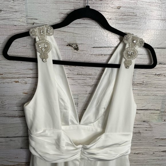 Carmen Marc Valvo C90042 Wedding Dress V Neck size 8 - Picture 7 of 11